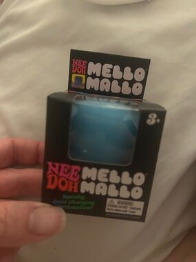 NeeDoh Mello Mallo Kids Color-Changing Squishy Toy - Blue